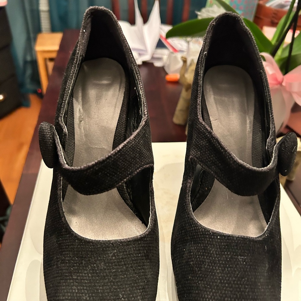 Elegant Black Women's Shoes